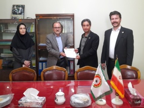 انعقاد قرارداد همکاری مشترک بین پژوهشکده مرکبات و میوه‌ های نیمه‌ گرمسیری و گروه صنعتی پژوهشی فرهیختگان زرنام