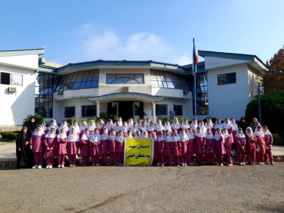 بازدید دانش‌آموزان مدرسه دخترانه شهید سید مصطفی خمینی شهرستان رامسر از پژوهشکده مرکبات و میوه‌های نیمه‌گرمسیری