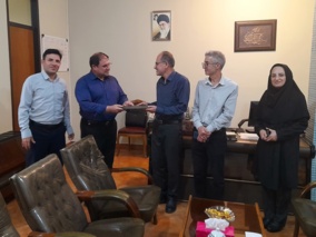 تقدیر از مسئول روابط عمومی پژوهشکده مرکبات و میوه‌های نیمه‌گرمسیری