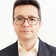 آقای دکتر حسین طاهری